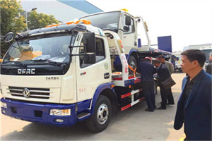 洪江汽车道路救援拖车价格